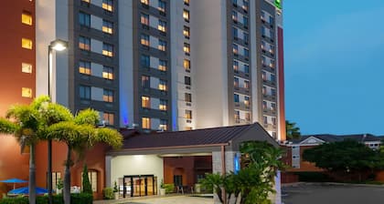 Holiday Inn Express & Suites Nearest Universal Orlando by IHG