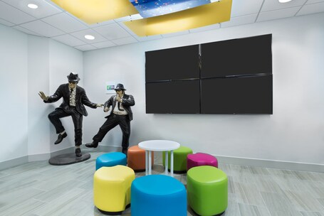 Holiday Inn Express Suites Nearest Universal Orlando, an IHG Hotel - Image 8