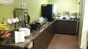 Free daily buffet breakfast 