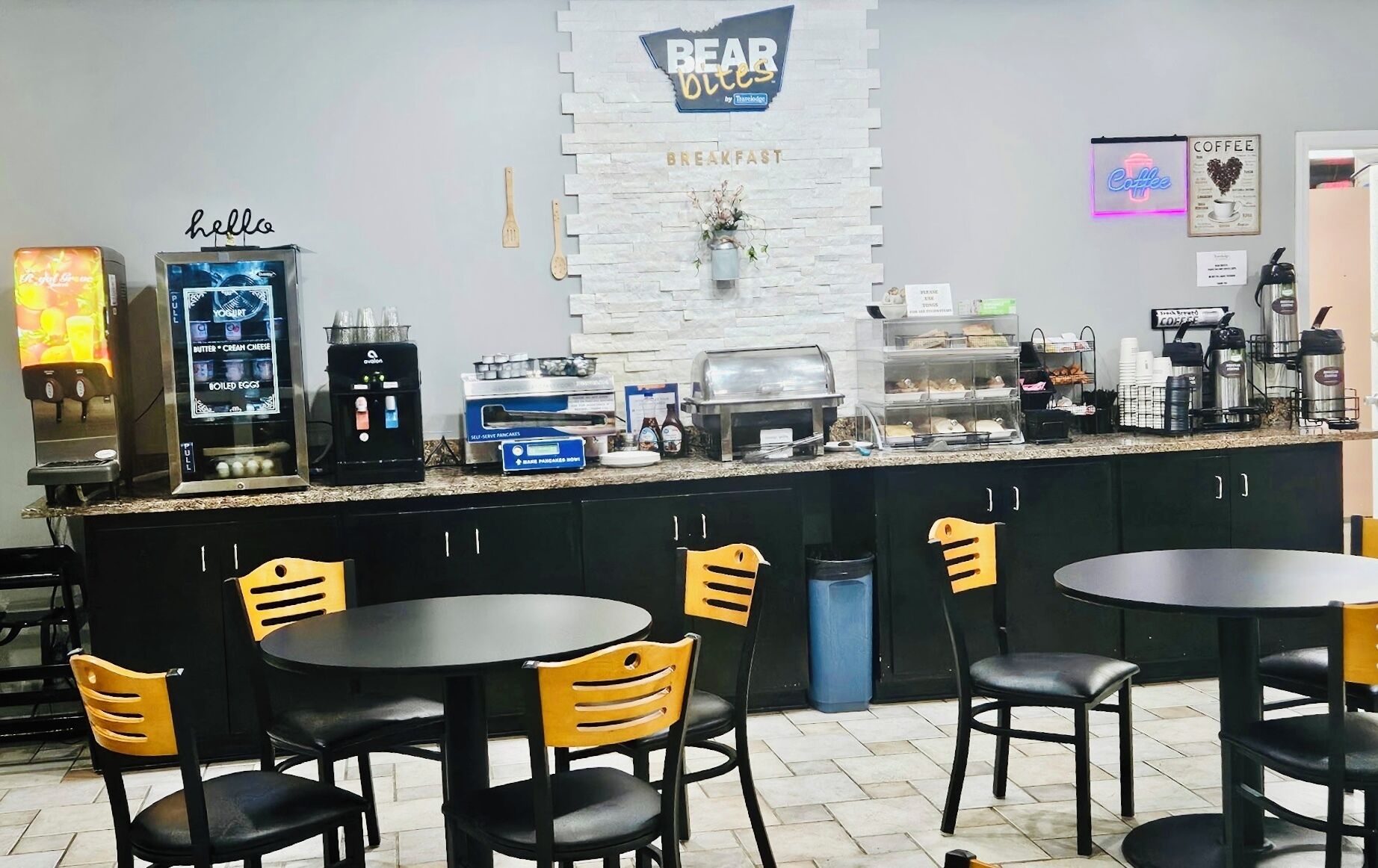 Free daily continental breakfast 