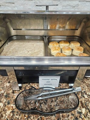 Free daily continental breakfast