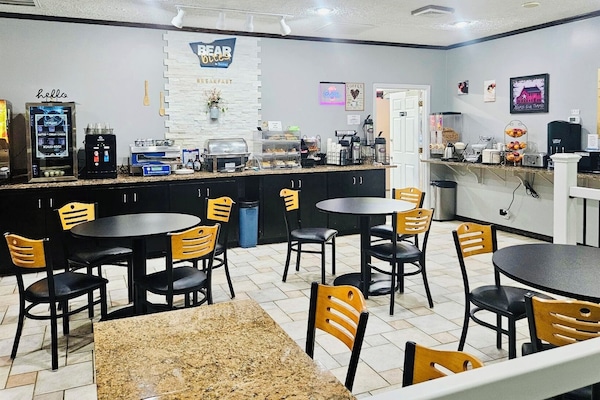 Free daily continental breakfast