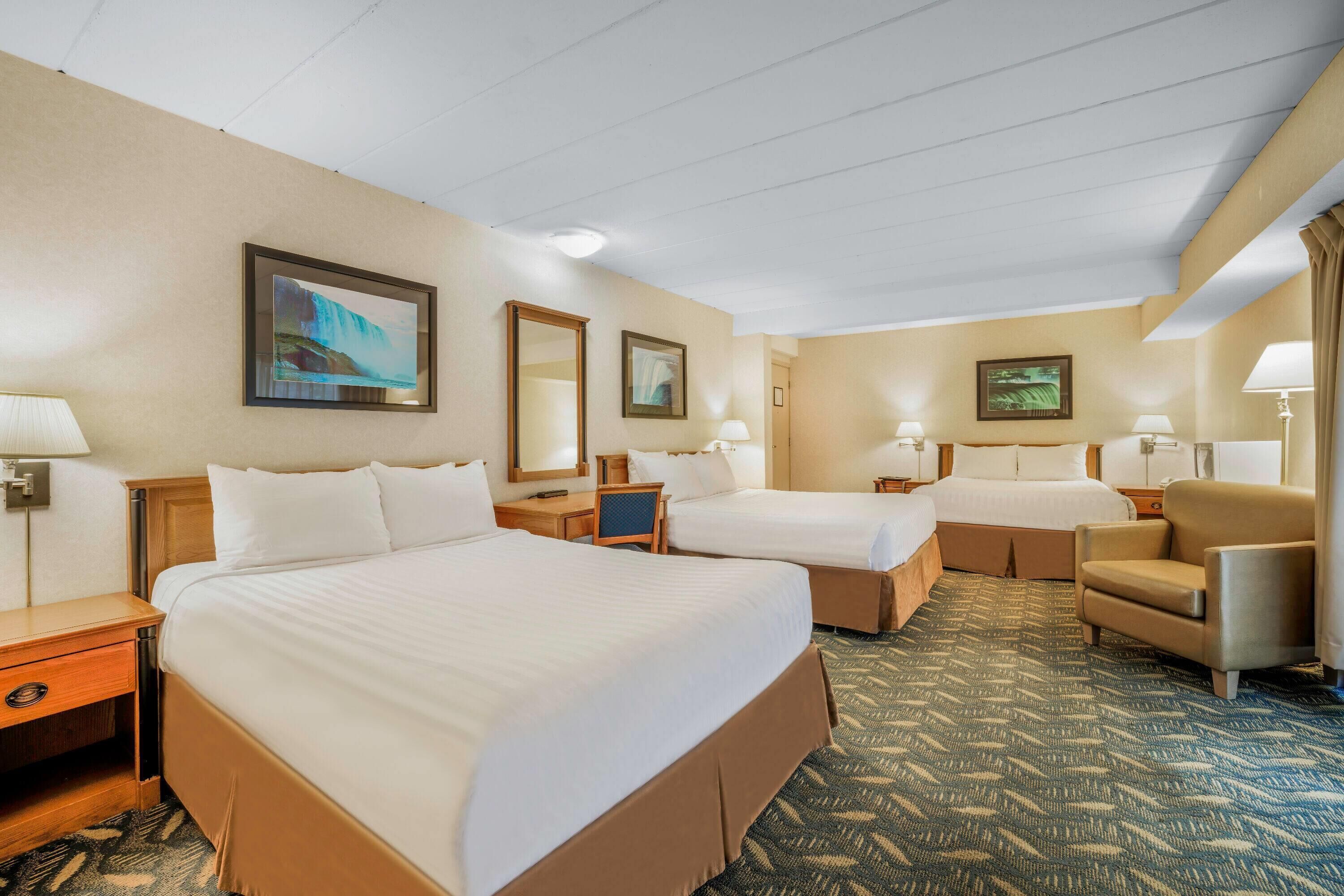 Camera, letti multipli, non fumatori | Una cassaforte in camera, una scrivania, ferro/asse da stiro