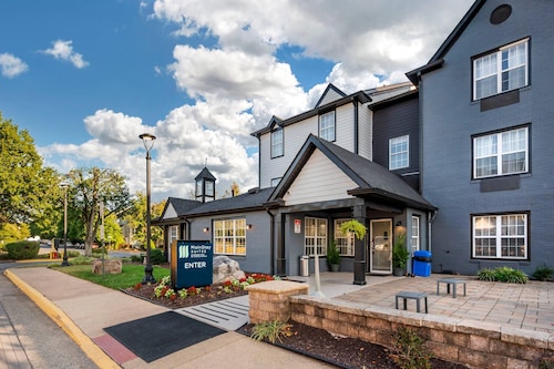 MainStay Suites Sterling near Dulles Town Center