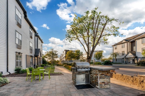 MainStay Suites Sterling near Dulles Town Center
