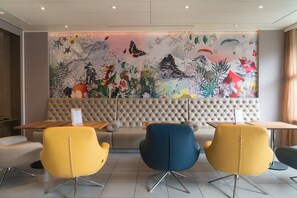 Lobby sitting area - Stella Swiss Quality Hotel (Interlaken)