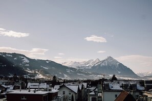 Spacious Roof Top Room | Mountain view