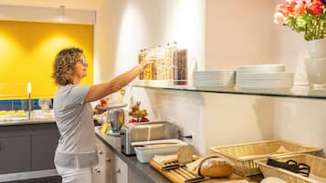 Free buffet breakfast