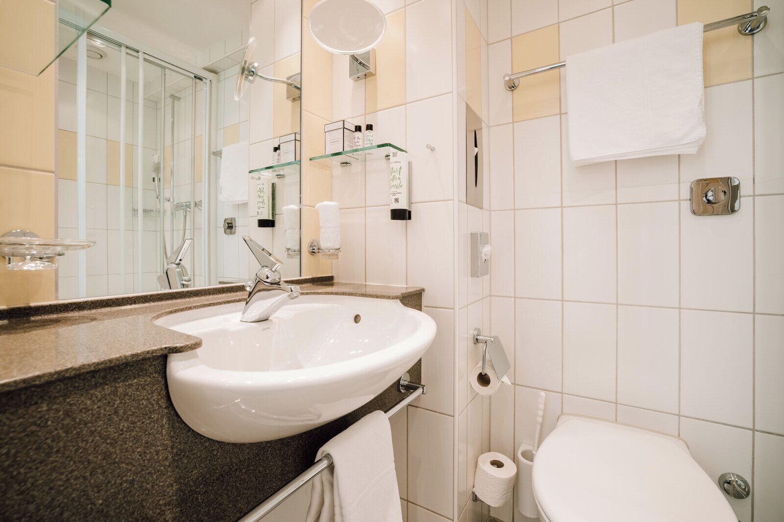 single room | bathroom | free toiletries, hair dryer, bathrobes, slippers