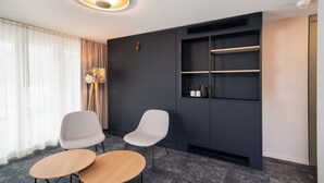 Spacious Roof Top Room