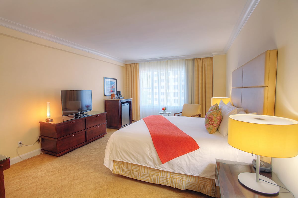 Premium bedding, in-room safe, desk, blackout curtains