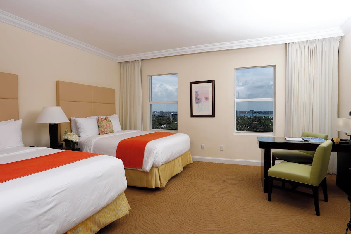 Premium bedding, in-room safe, desk, blackout drapes