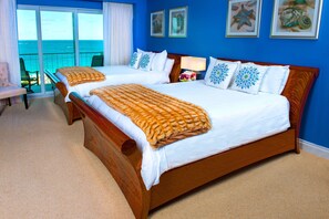 Junior Suite w/Kitchenette Two Double Beds