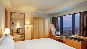 Panoramic Suite, 1 King Bed | View from room