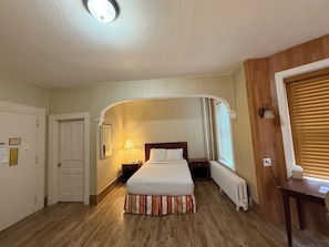 Traditional Double Room, 2 Double Beds | Free WiFi, bed sheets
