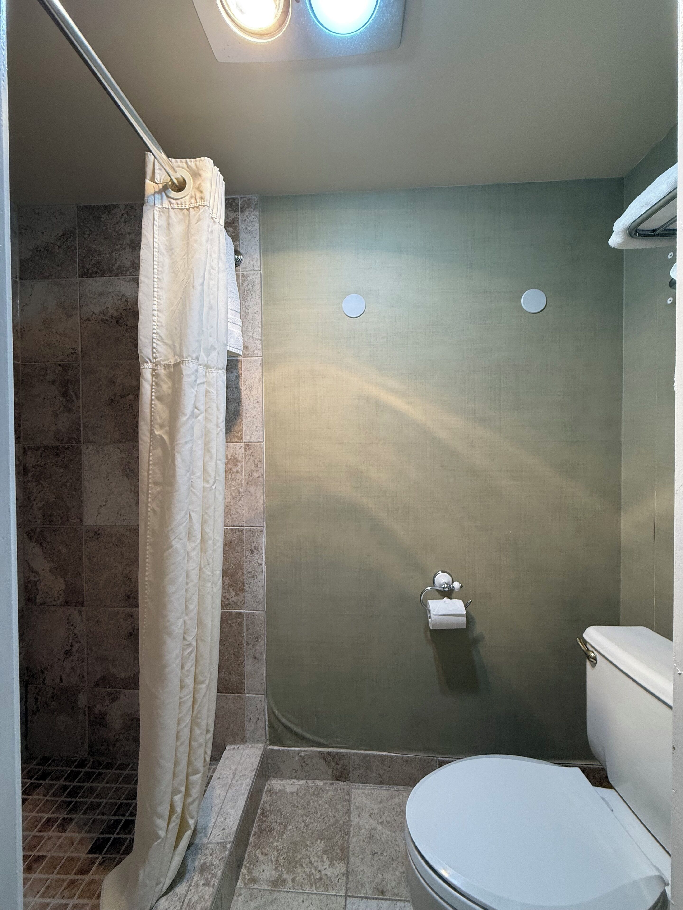 Photo - Windsor Inn Hotel