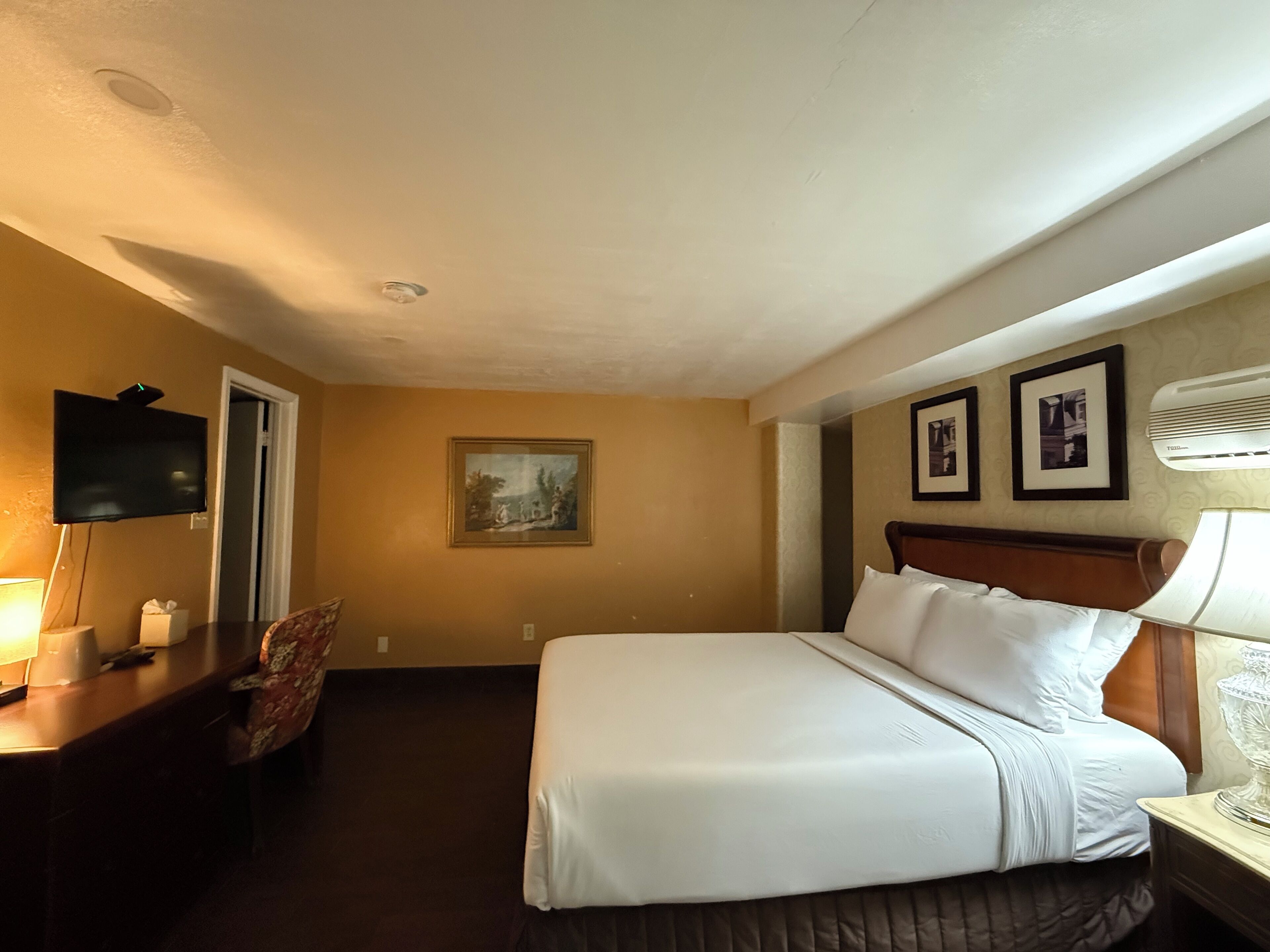 Photo - Windsor Inn Hotel