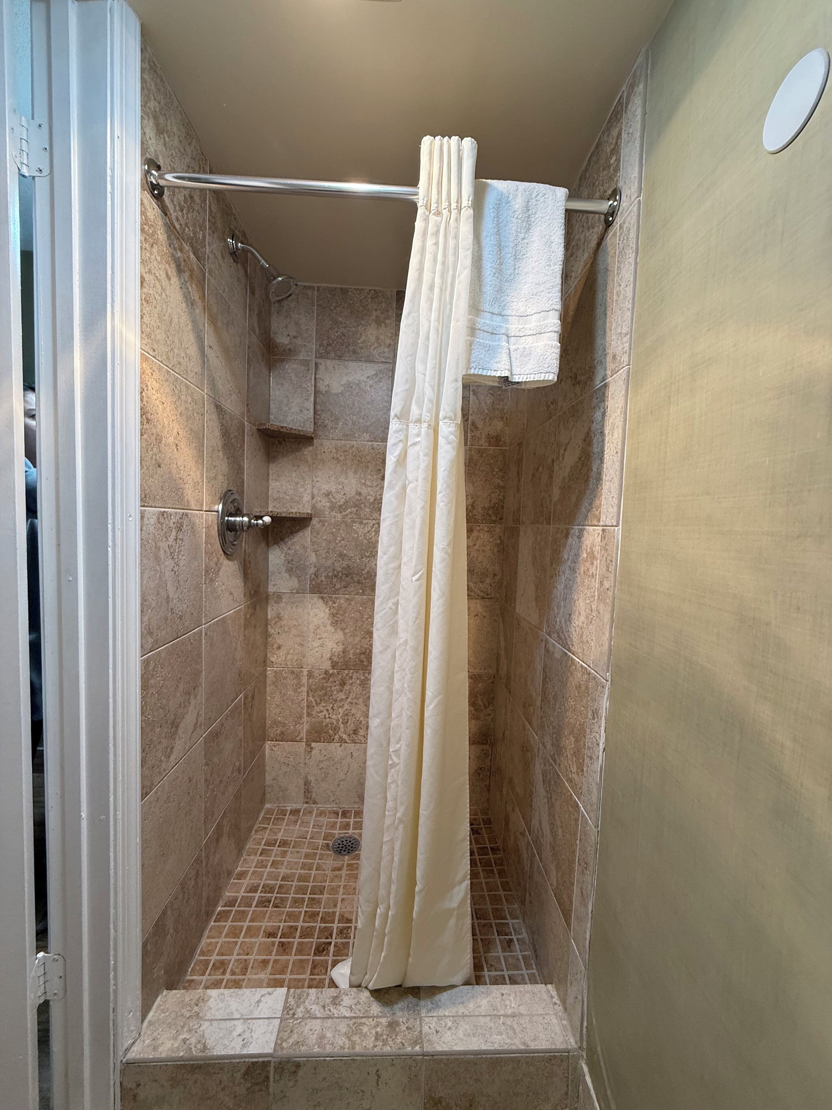 Photo - Windsor Inn Hotel