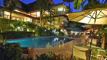 Ulkouima-allas, aurinkovarjoja