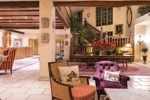 Lobby-Lounge