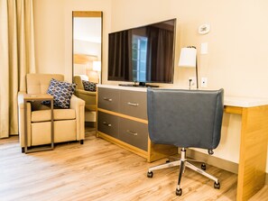 1 bedroom, in-room safe, desk, laptop workspace