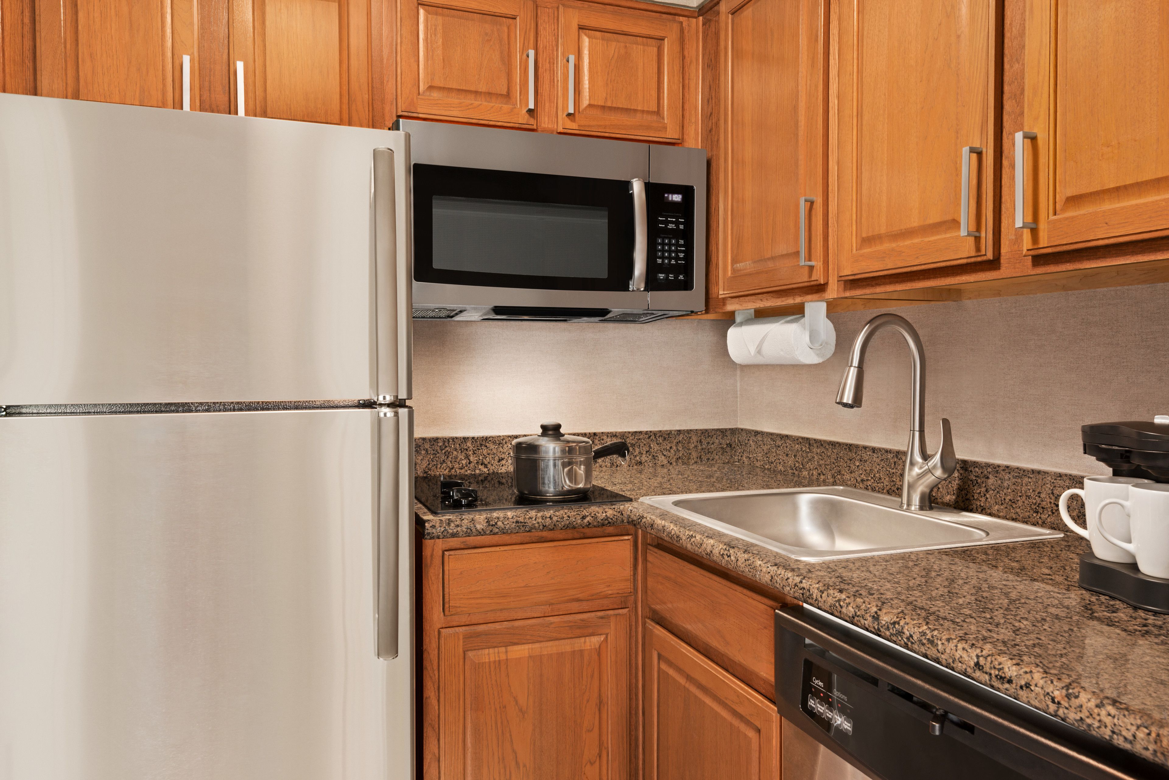 fridge, microwave, stovetop, dishwasher