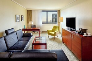 1 bedroom, hypo-allergenic bedding, minibar, in-room safe