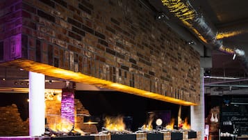 Petit déjeuner, déjeuner et dßner servis sur place, vue sur le jardin