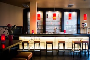 Bar (on property) - Ramada by Wyndham Bottrop (Bottrop)