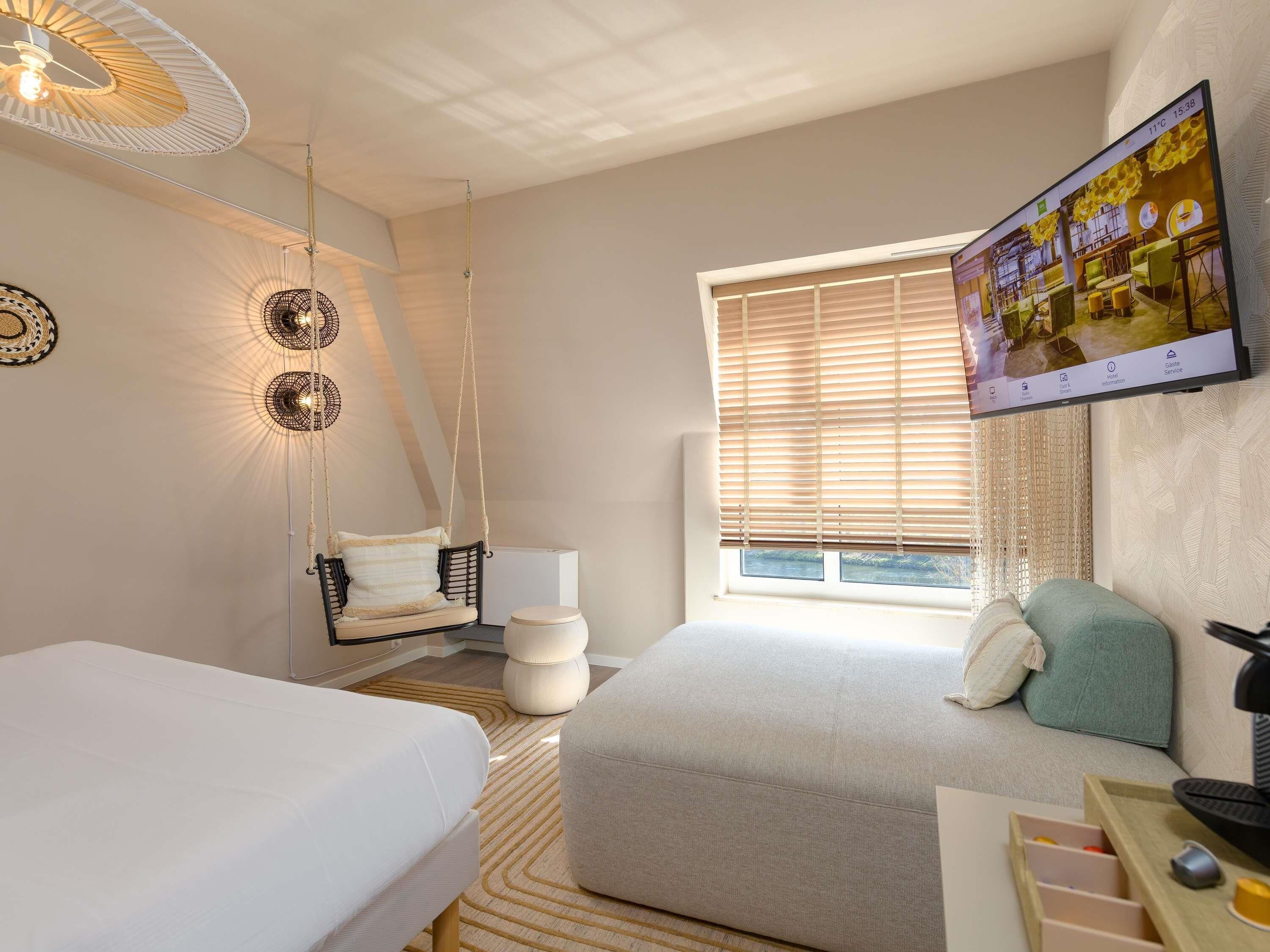 Deluxe Room with 1 double Bed, high floor