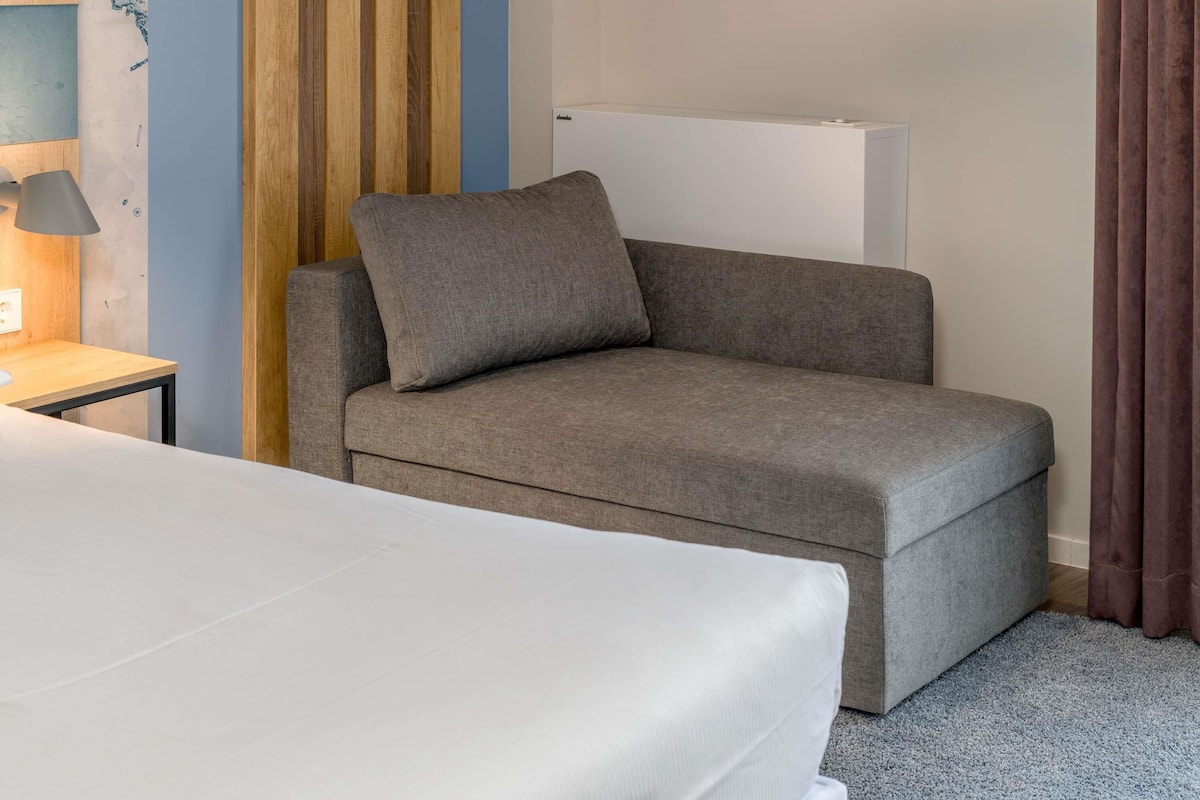 Ropa de cama hipoalergénica, escritorio y insonorización