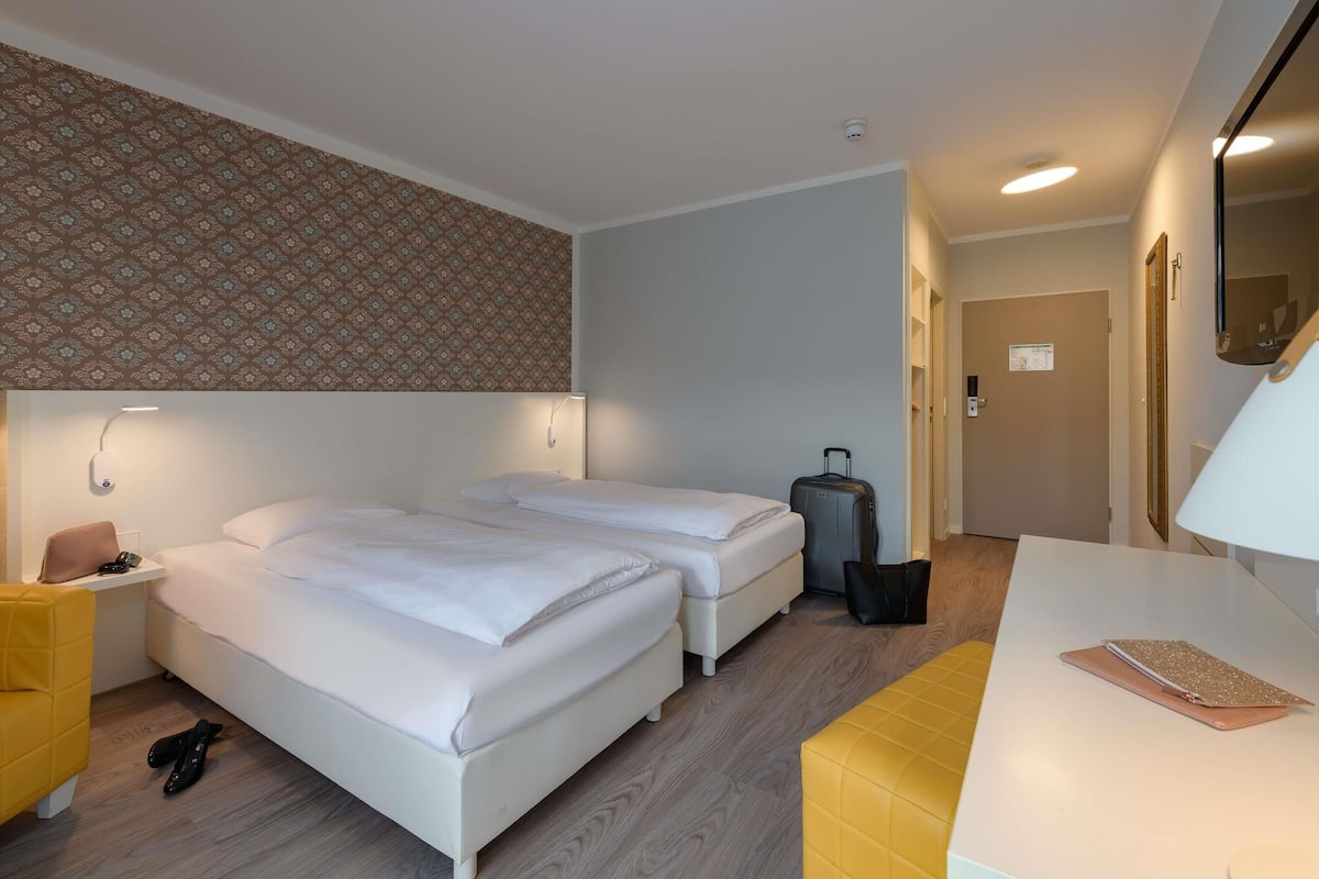 Standard Twin Room, 2 Twin Beds | Hypo-allergenic bedding, desk, soundproofing, iron/ironing board
