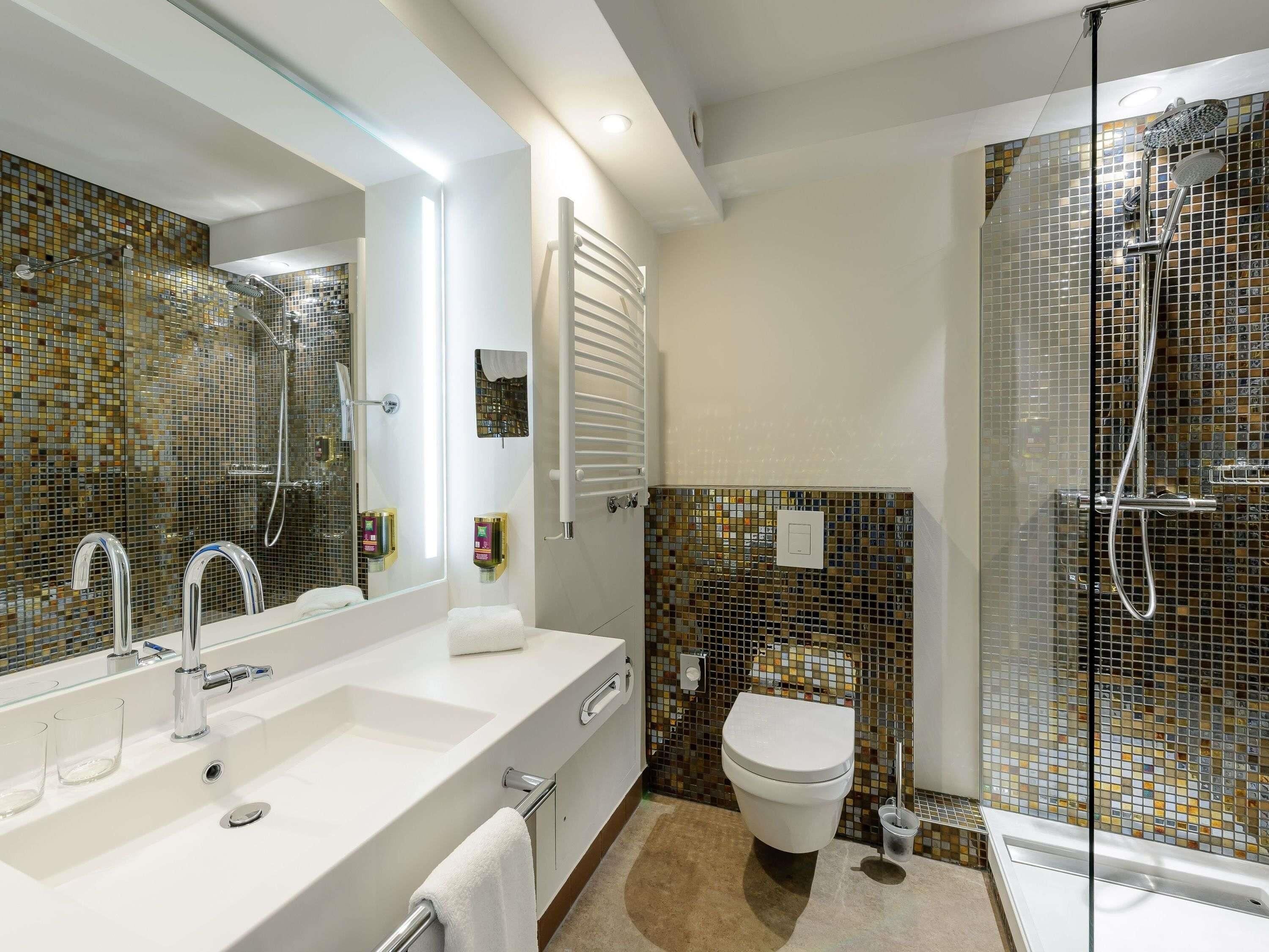 高级双人房, 1 张双人床 | 防过敏的被褥、办公桌、隔音、熨斗/熨板