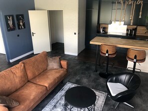 Apartment | 1 bedroom, in-room safe, desk, blackout drapes