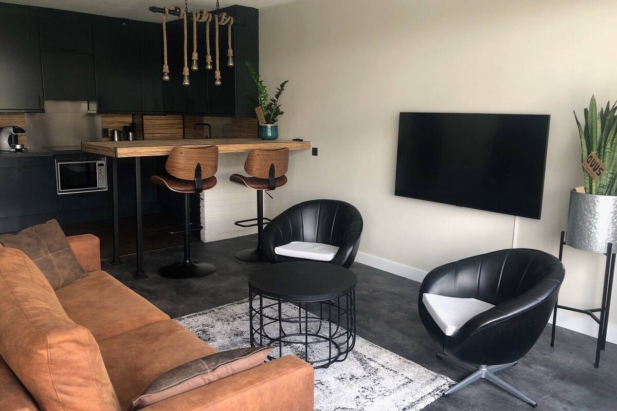 apartment | 1 bedroom, in-room safe, desk, blackout curtains