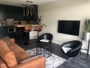 Caja de seguridad en la habitación, escritorio y cortinas blackout 