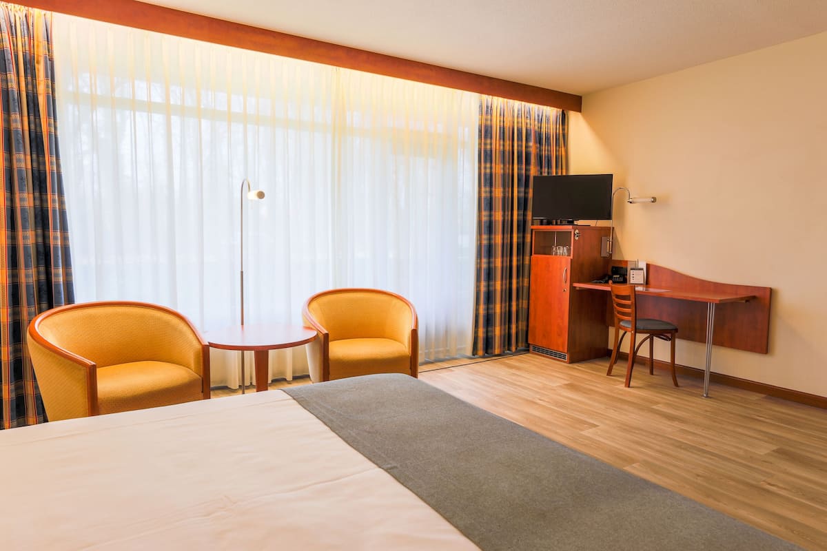 comfort double room | 1 bedroom, in-room safe, desk, blackout curtains