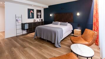 Comfort-Zweibettzimmer | Zimmersafe, Schreibtisch, Verdunkelungsvorhänge, Bügeleisen/Bügelbrett