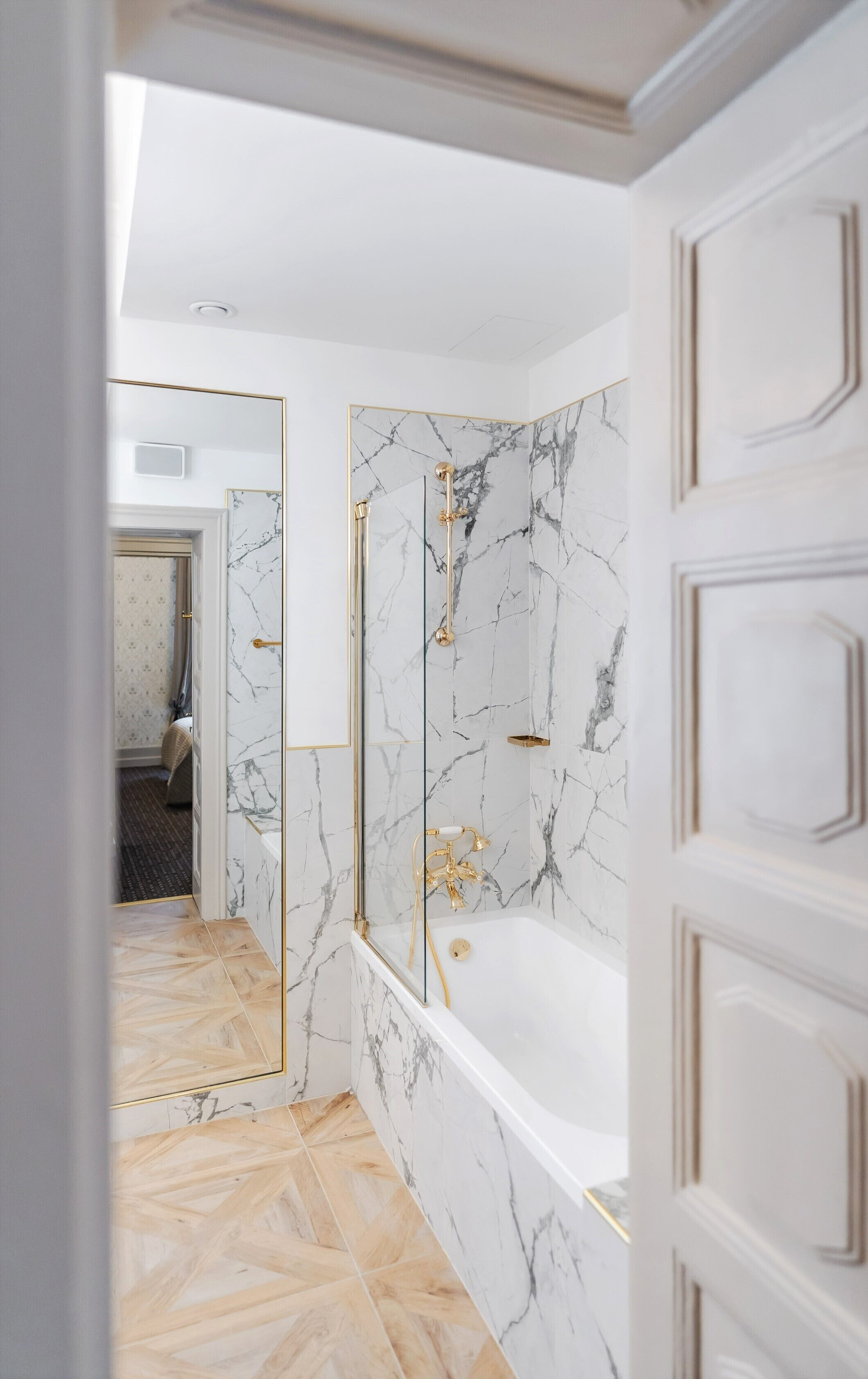 premium double room | bathroom | free toiletries, hair dryer, towels