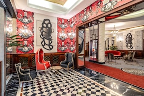 Sala de estar en el lobby