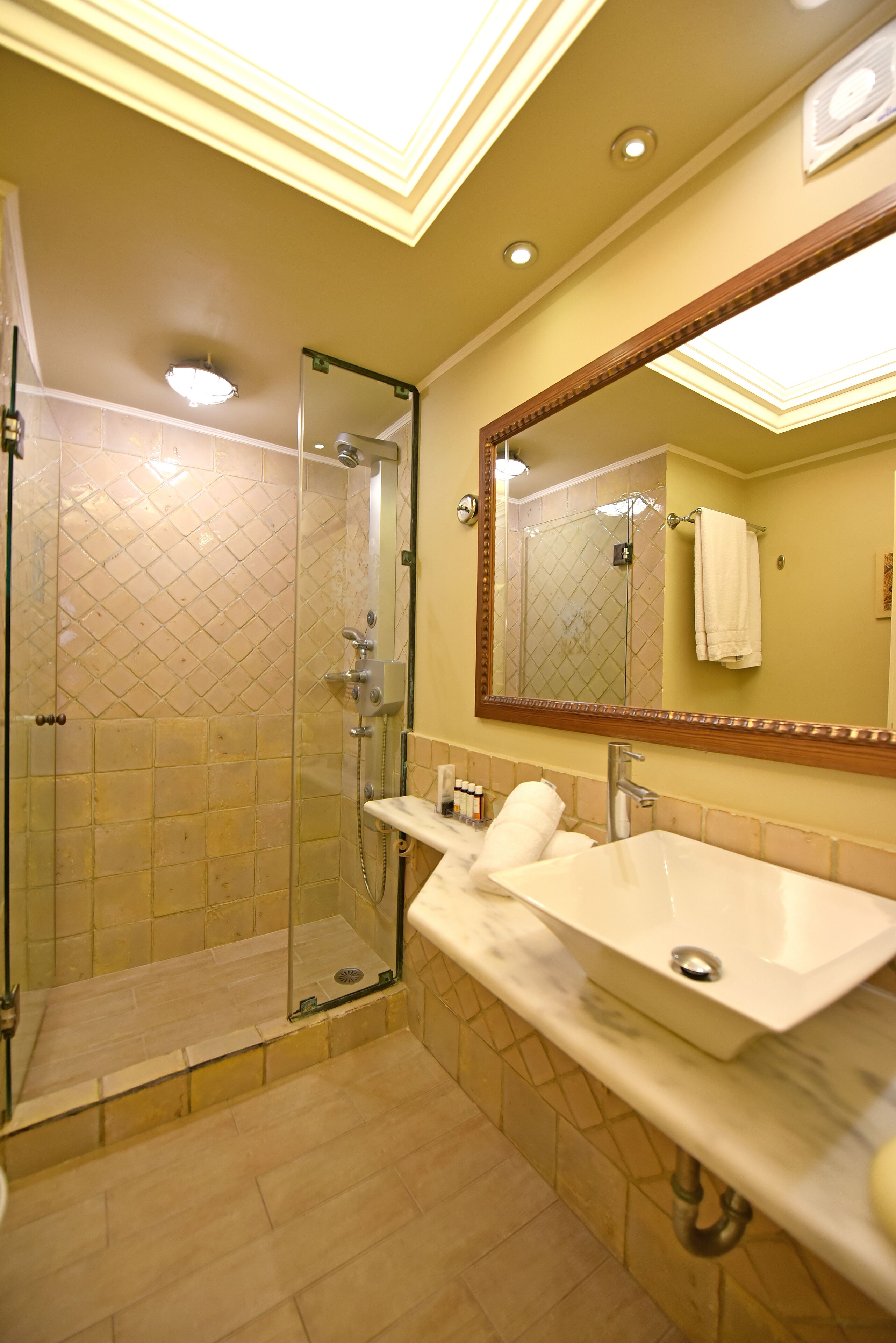 Classic Family Suite | Bathroom | Jetted bath, designer toiletries, hair dryer, bathrobes