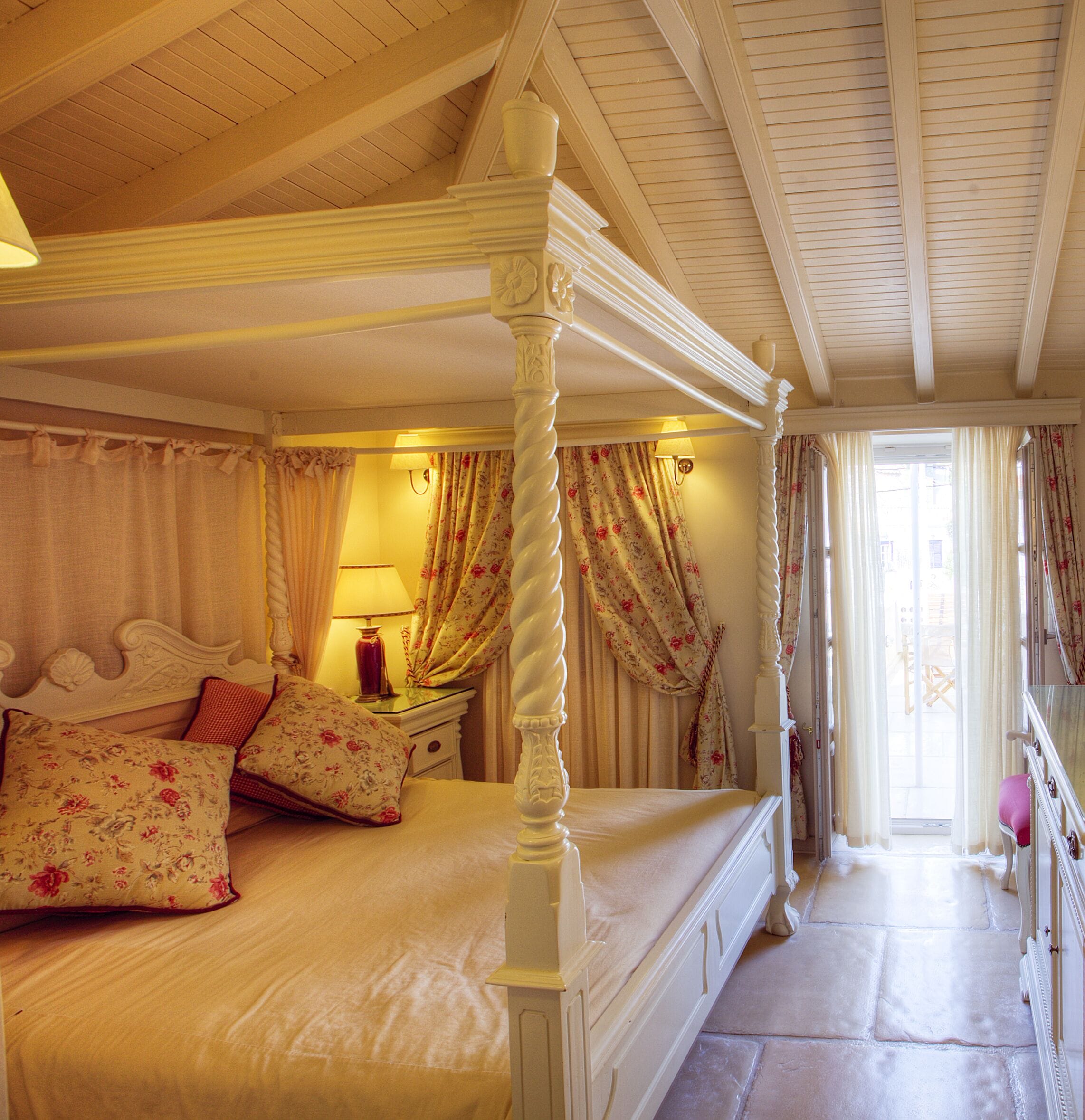 double room, balcony | 1 bedroom, premium bedding, in-room safe, individually decorated