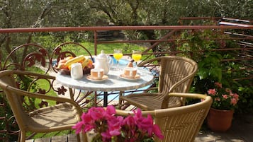 Quadruple Room | Terrace/patio
