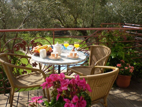 Quadruple Room | Terrace/patio