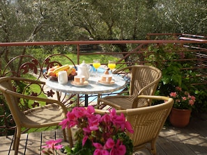 Quadruple Room | Terrace/patio