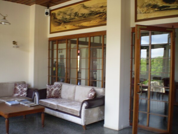 Kawasan tempat duduk lobi