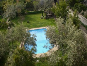 Seasonal outdoor pool, sun loungers