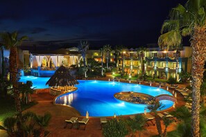 Outdoor pool, pool umbrellas, sun loungers