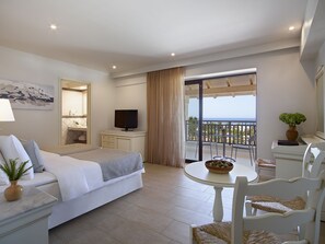Deluxe Sea View Room | In-room safe, desk, blackout curtains, iron/ironing board