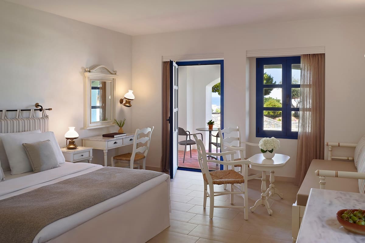 Garden/Mountain View Room